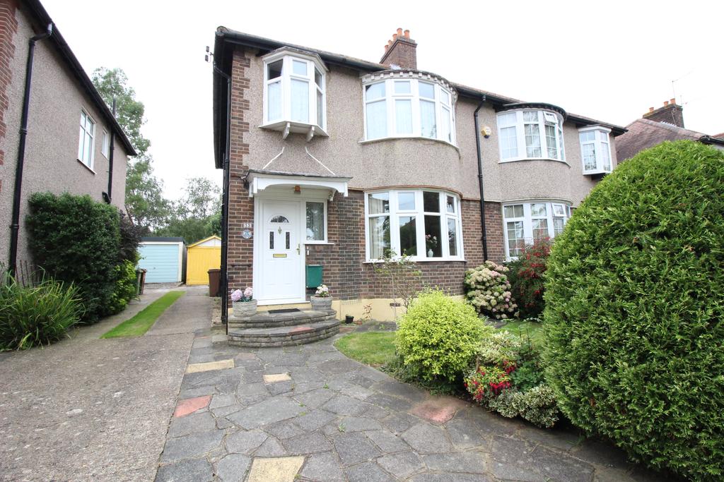 Wordsworth Drive, Cheam SM3 3 bed semidetached house £600,000