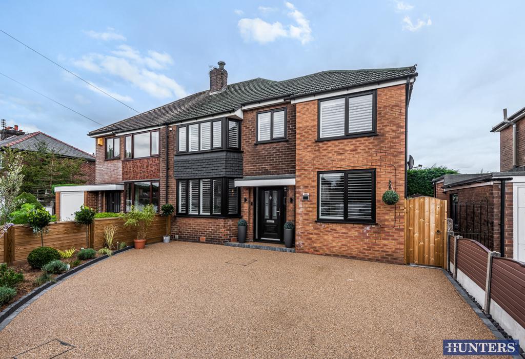 Coach Road, Astley, Manchester 3 bed semidetached house £375,000