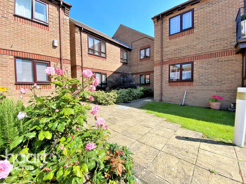 Wash Lane, ClactonOnSea 2 bed flat £95,000
