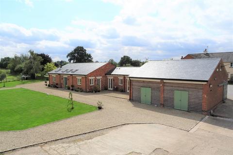 4 bedroom barn conversion for sale - Hatton Fields, Derbyshire, DE65