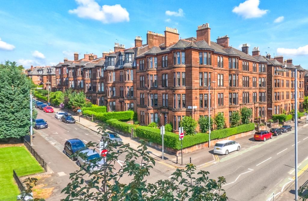 Highburgh Road, Flat 3/2, Dowanhill... 4 bed flat £465,000