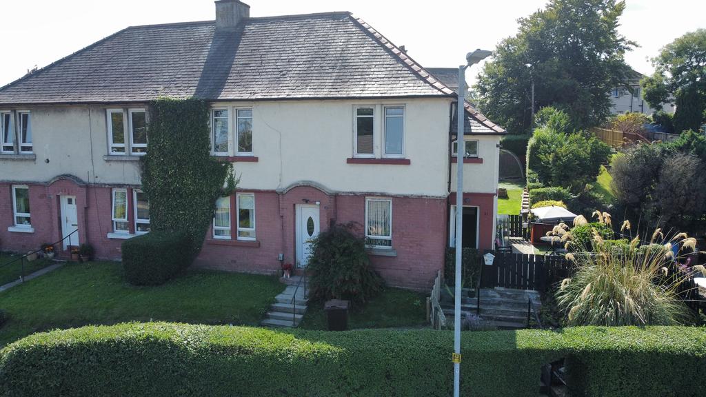 Lochlibo Road, Barrhead G78 2 bed flat £99,950