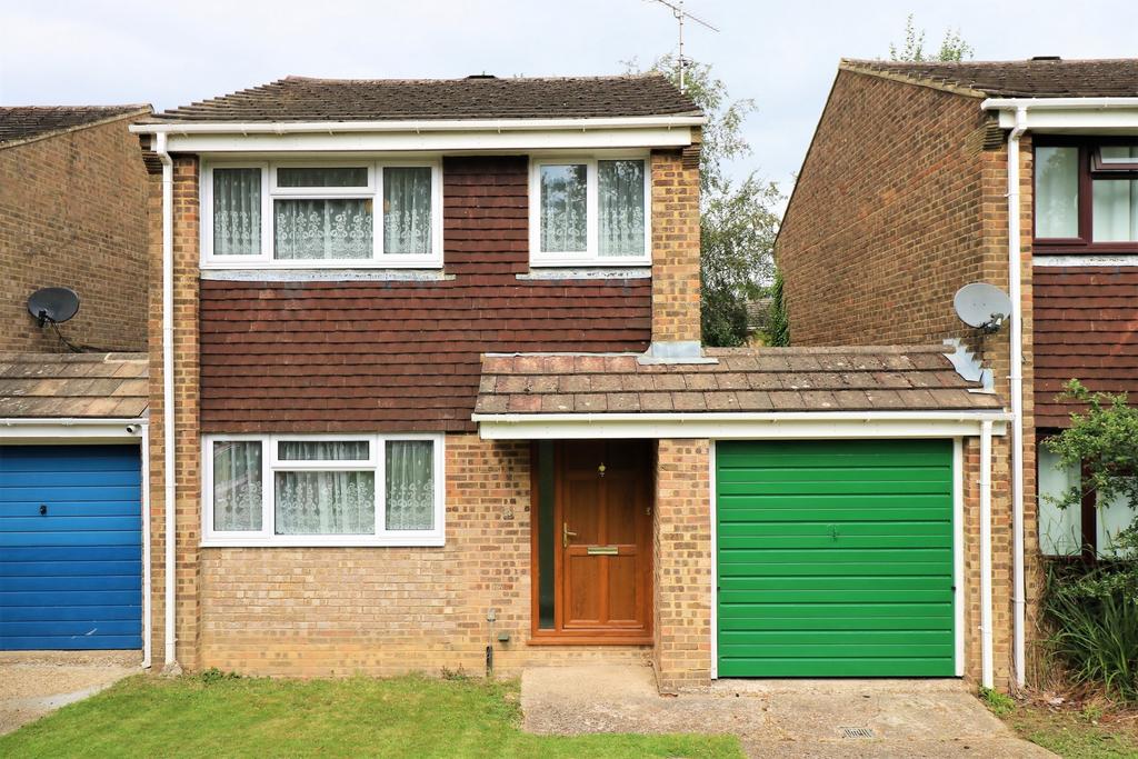 Beech Hill, Haywards Heath, RH16 3 bed house £385,000