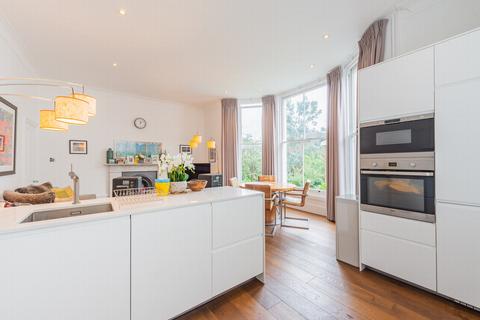 2 bedroom flat to rent, Hall Floor Flat, Eliot Park, Lewisham, SE13