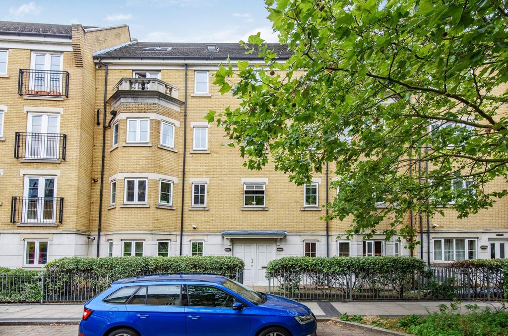 Kelly Avenue Peckham SE15 2 bed flat £400,000