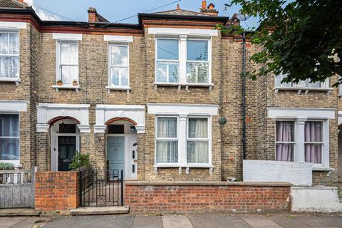 32 Avarn Road, London, SW17 9HA