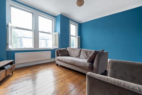 32 Avarn Road, London, SW17 9HA