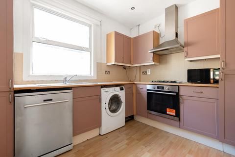 32 Avarn Road, London, SW17 9HA