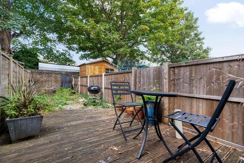 32 Avarn Road, London, SW17 9HA