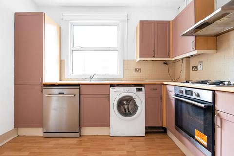 32 Avarn Road, London, SW17 9HA