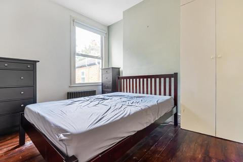 32 Avarn Road, London, SW17 9HA