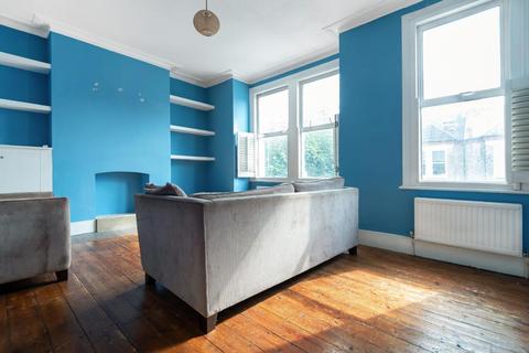 32 Avarn Road, London, SW17 9HA