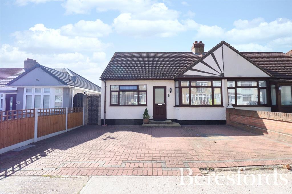 Ellis Avenue, Rainham, RM13 1 bed bungalow £325,000