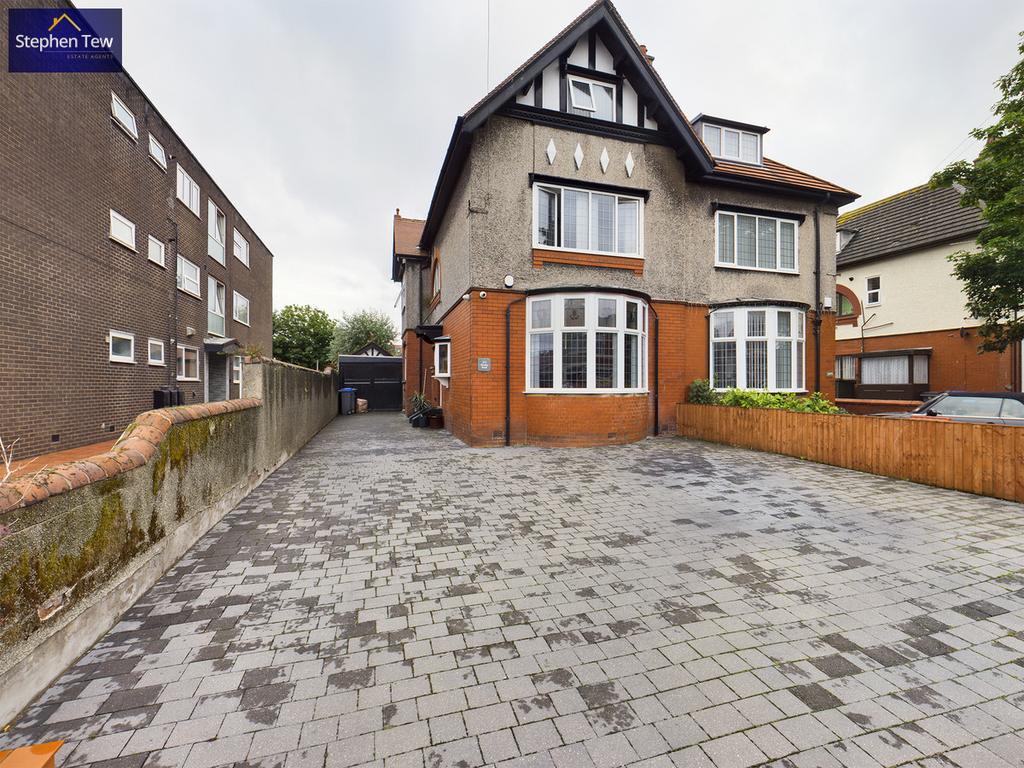 Hornby Road, Blackpool, FY1 4JG 5 bed semidetached house £300,000