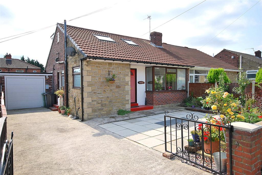 Fountain Drive, Roberttown... 3 bed semidetached house £205,000