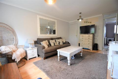 2 bedroom maisonette for sale - Westland Close, Stanwell
