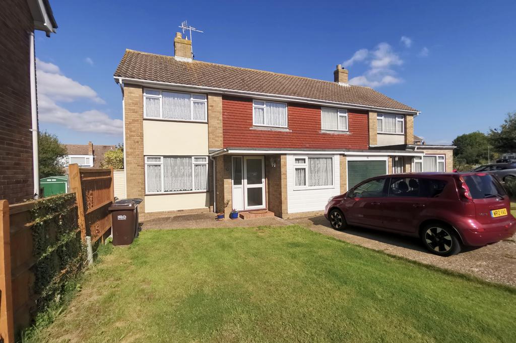 Windsor Way, Polegate, East Sussex, BN26 3 bed semidetached house £