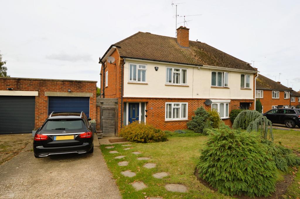 Green Lane, Bagshot 3 bed semidetached house for sale £475,000
