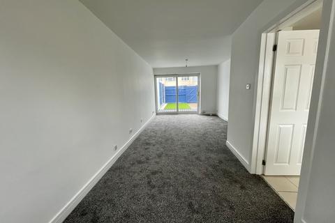 8 Eastholme Croft, Colwick Park, Nottingham, NG2 4DZ