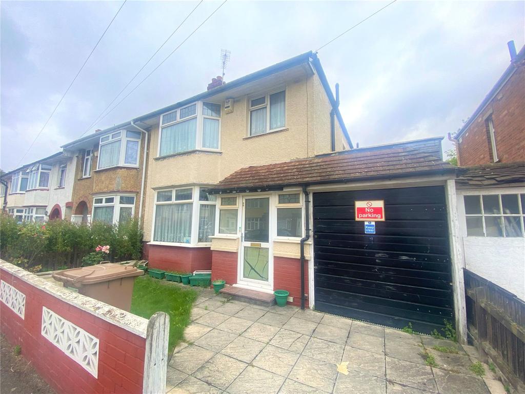 St Lawrence Avenue, Luton, LU3 3 bed end of terrace house - £340,000