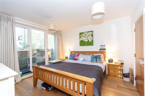 10 Williams Lane, London, SW14 7AZ