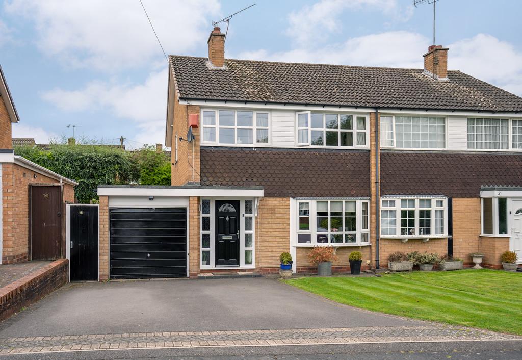 Bear Hill Drive, Alvechurch, B48 7RG 3 bed semidetached house £350,000