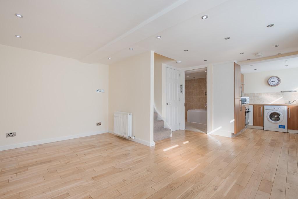 Livingroom angle 2