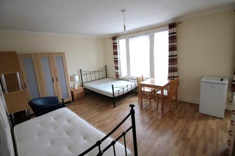 1 bedroom in a house share to rent - Green Lanes, London