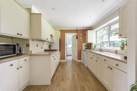 4 Yewens, Chiddingfold, Godalming, GU8 4SD