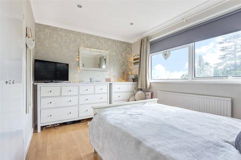 4 Yewens, Chiddingfold, Godalming, GU8 4SD