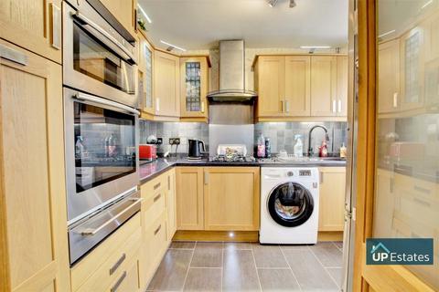 11 Winchat Close, Binley, Coventry, CV3 2FE