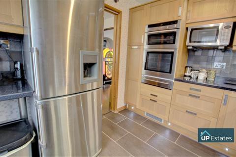 11 Winchat Close, Binley, Coventry, CV3 2FE
