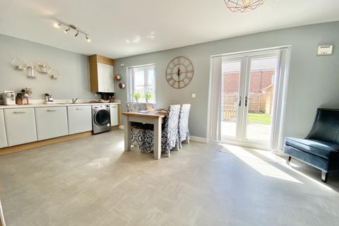 4 bedroom detached house for sale - Radford Grove, Driffield