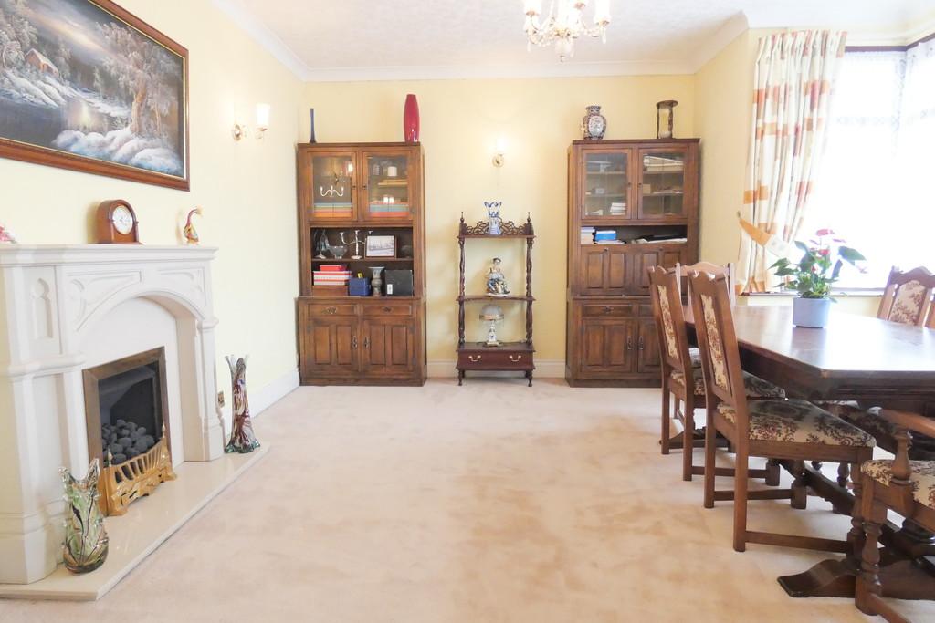 Pages Lane, Great Barr, Birmingham 3 bed detached bungalow £400,000