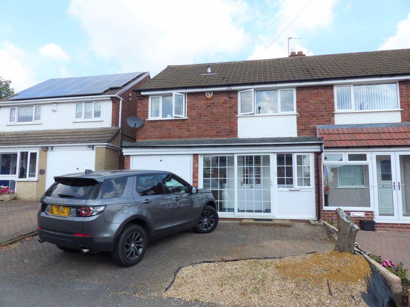 Waverley Avenue, Great Barr, Birmingham, B43 7PW 3 bed semidetached