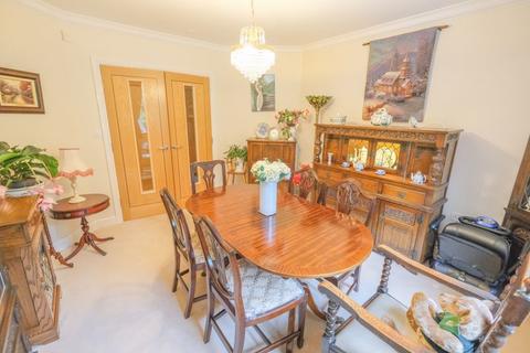 14 Ryknild Drive, Streetly, Sutton Coldfield, B74 2AZ