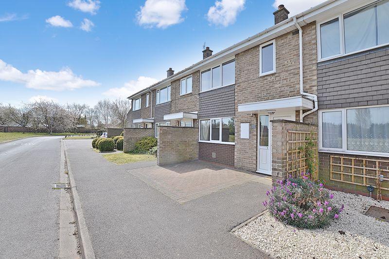 Clinton Park, Tattershall 2 bed terraced house £650 pcm (£150 pw)
