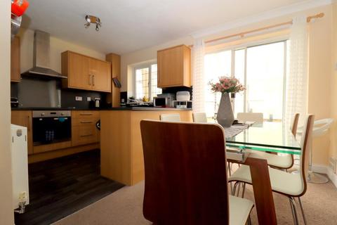 22 Temple Close, Luton, LU2 7XZ