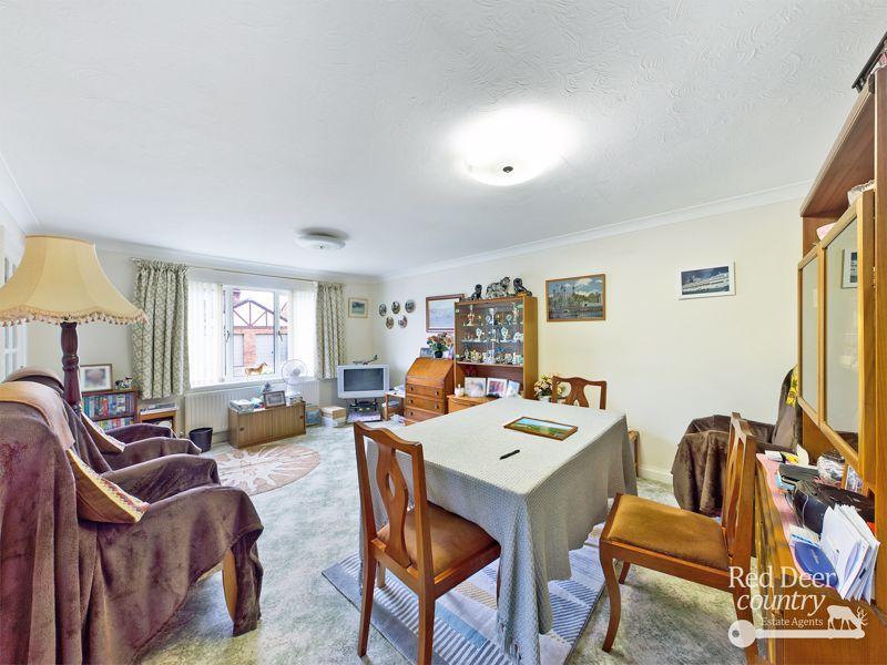 Sitting/Dining Room