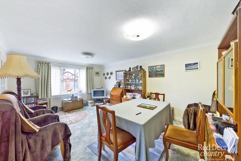 27 Home Meadow, Minehead, TA24 8UE