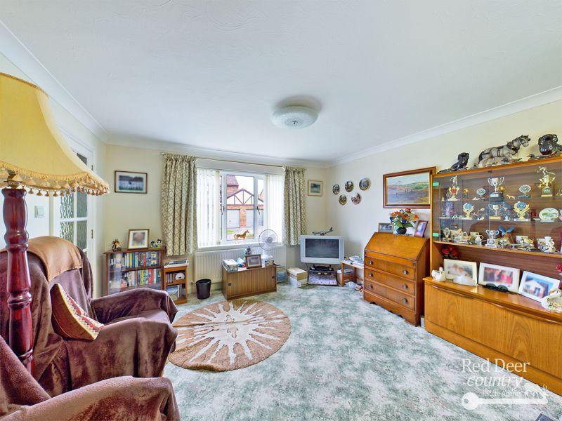 Sitting/Dining Room