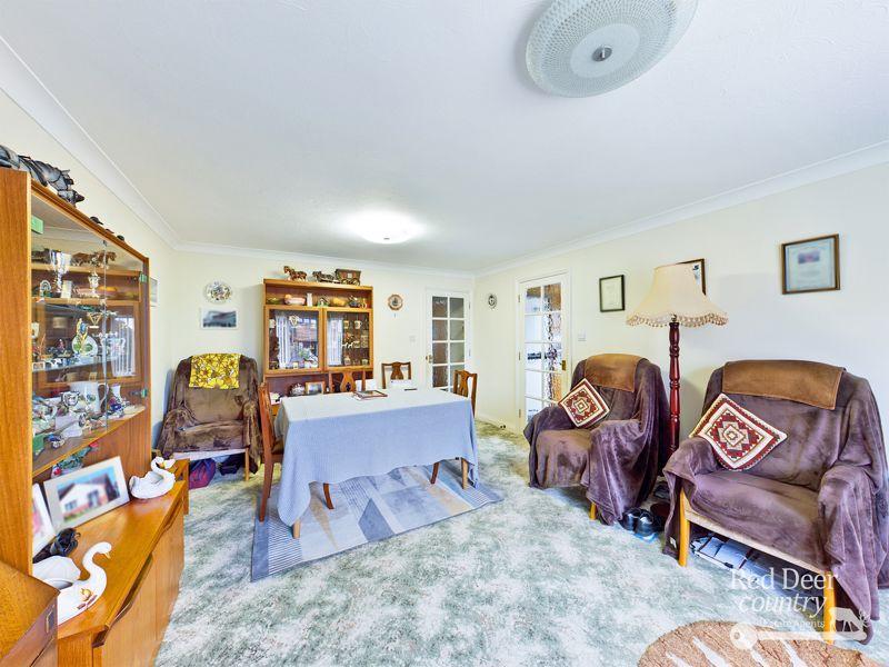 Sitting/Dining Room