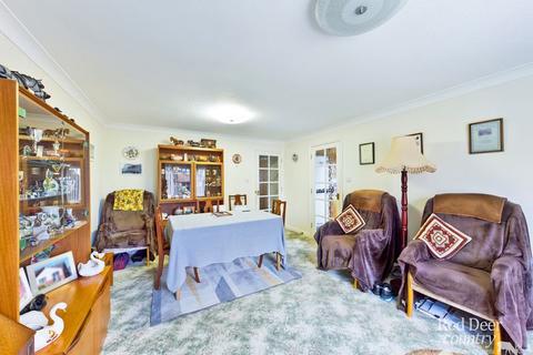 27 Home Meadow, Minehead, TA24 8UE