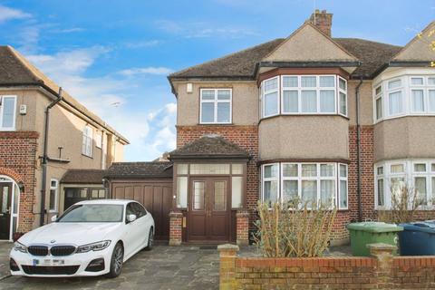 3 bedroom semi-detached house to rent, 21 Manor Park Drive, Harrow