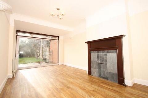 3 bedroom semi-detached house to rent, 21 Manor Park Drive, Harrow