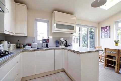 7 Paddock Road, Bexleyheath, DA6 8NF