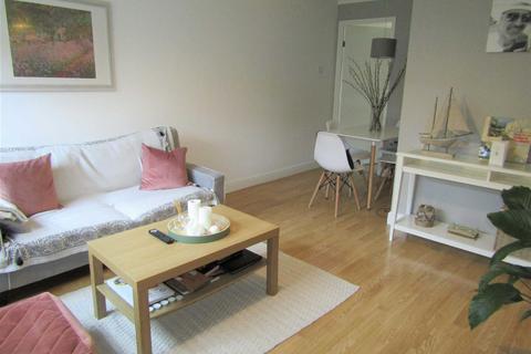 27 Burns Close, Hitchin, SG4 0RB