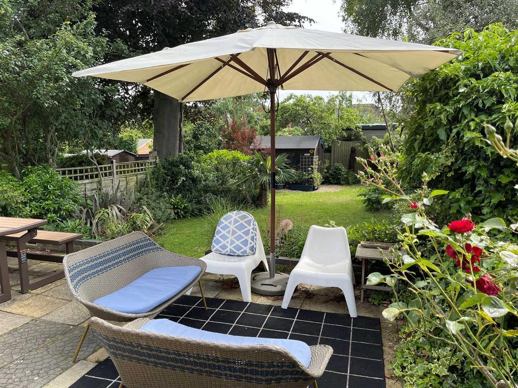 West Hill, Hitchin 3 bed semidetached house £725,000