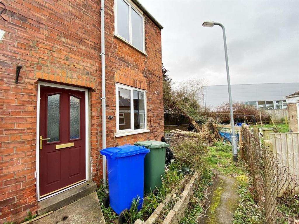 Wyberton Low Road, Boston, PE21 7RF 2 bed end of terrace house £75,000