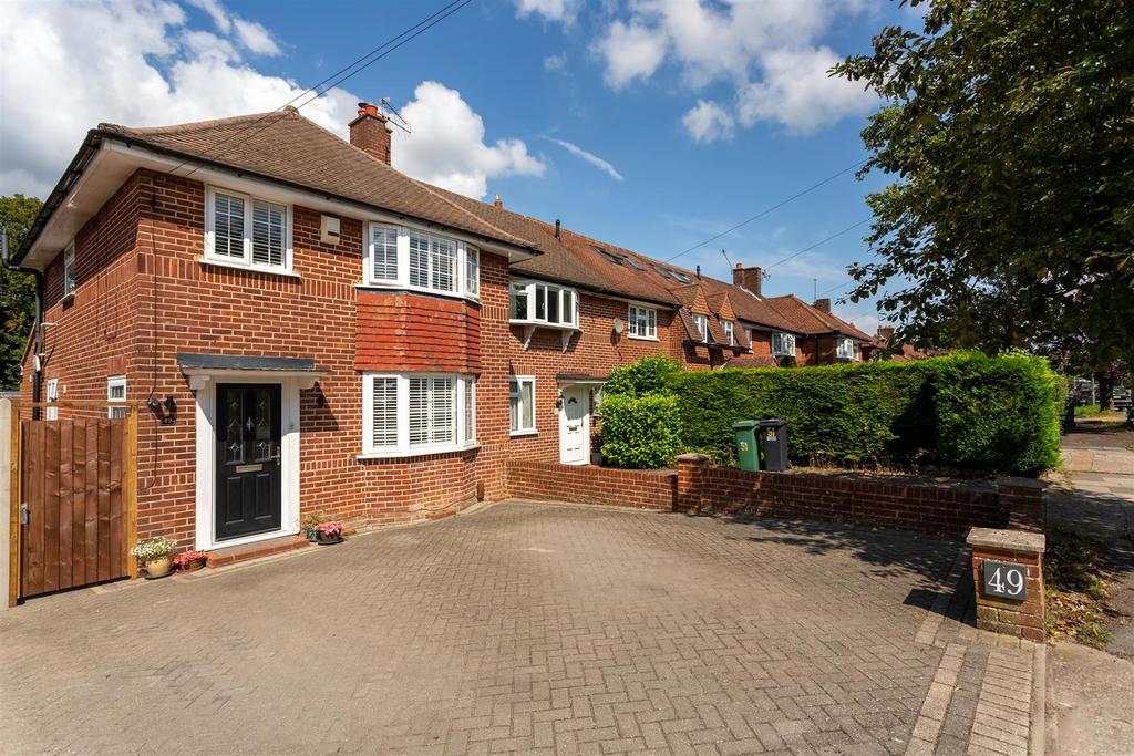 Chapel Way, Epsom 3 bed end of terrace house £575,000